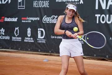 Previa sin tregua en Telde en el Rafa Nadal Tour by Santander Gran Canaria 2022/TA.